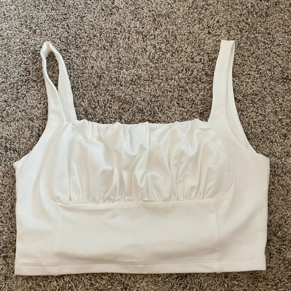 White crop top - Picture 1 of 3